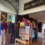 Kios Kebaya di Pasar Triwindu, Perpaduan Warisan Budaya dan Gaya Masa Kini